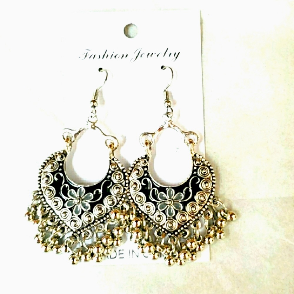 Boho dangle earrings black
